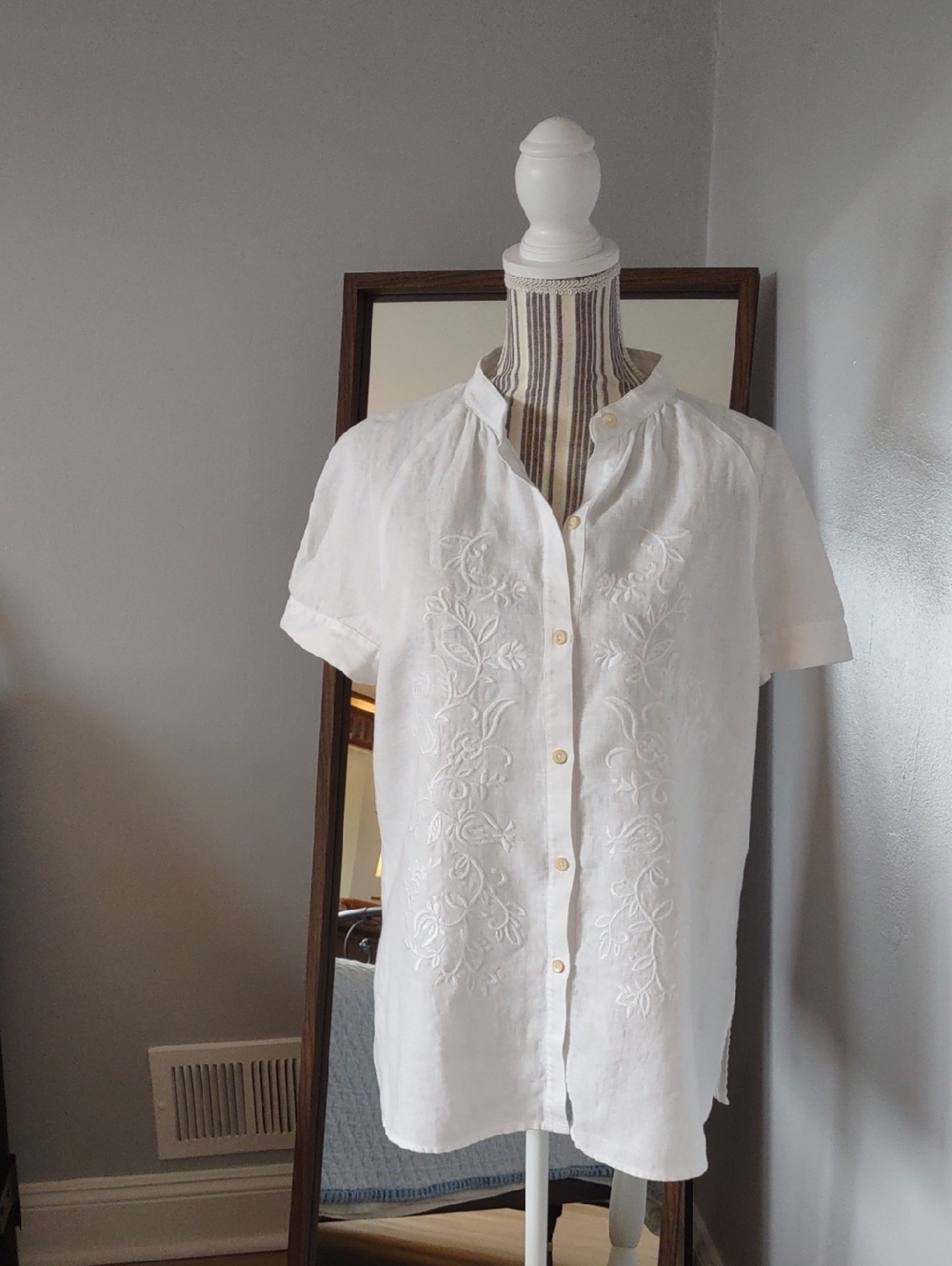 Linen Blouse Ladies Size L By Jones  New York Signature
